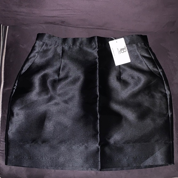 THE BRAND LABEL SKIRT - Picture 2 of 8